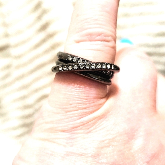 REBECCA MINKOFF Criss cross diamond ring - Picture 2 of 5